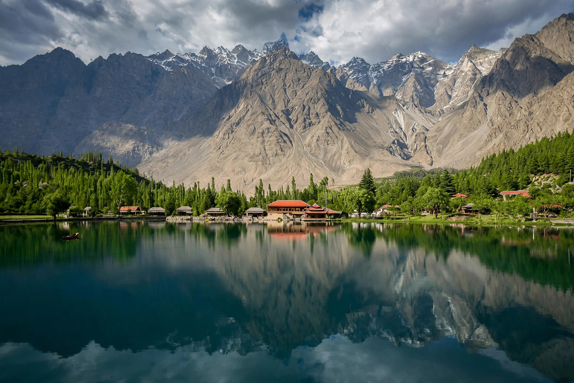 Shangrila Lake, Skardu